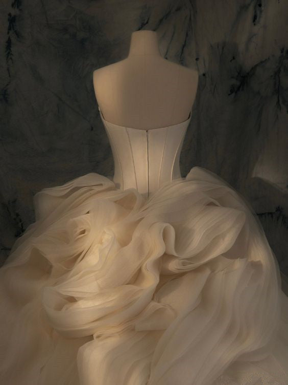 Elegant Ball Gown Strapless Satin Long Tulle Wedding Dresses With Ruffles