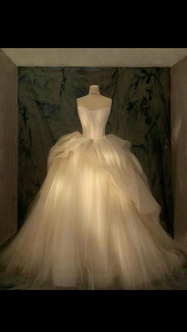 Elegant Ball Gown Strapless Satin Long Tulle Wedding Dresses With Ruffles