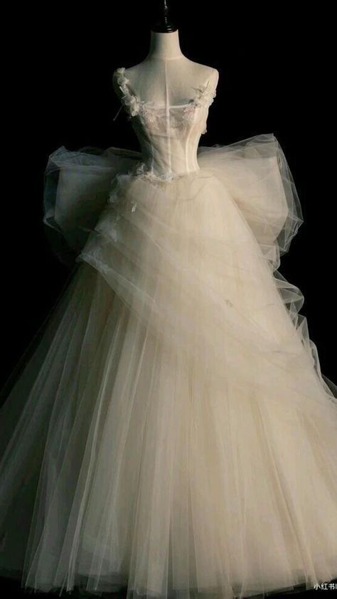 Chic Ball Gown Square Neckline Tulle Ivory Long Wedding Dresses With Lace