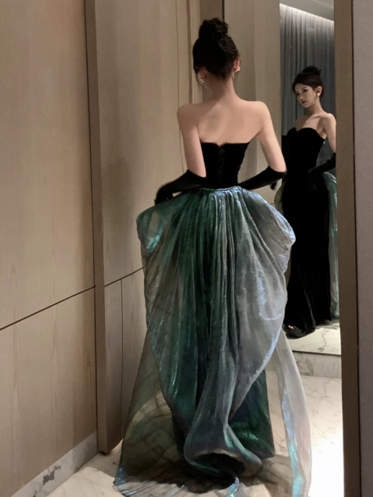 Modest Mermaid Strapless Black Sleeveless Prom Dress Formal Evening Dresses With Gloves