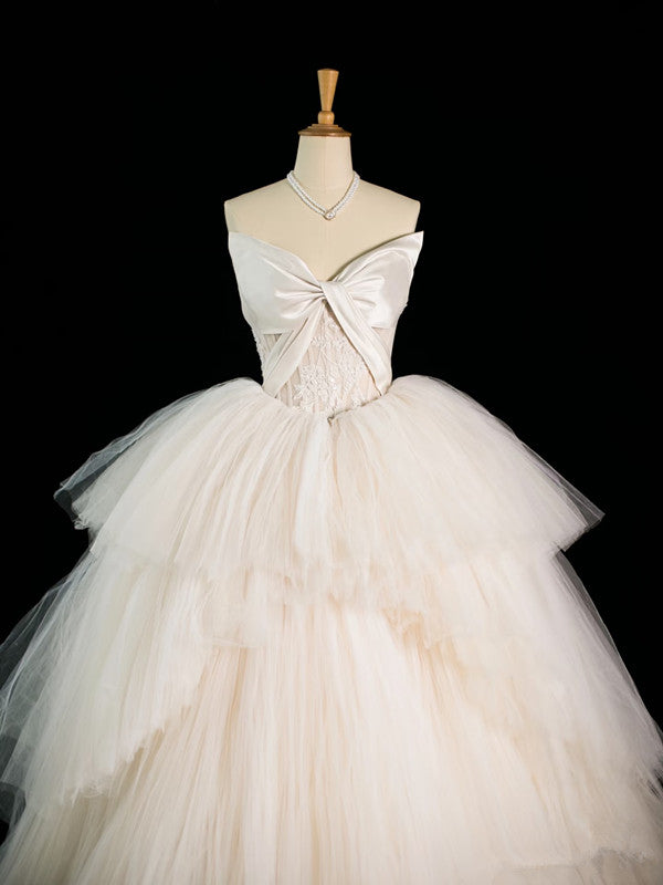 Chic Ball Gown Strapless Sleeveless White Tulle Wedding Dresses With Ruffles