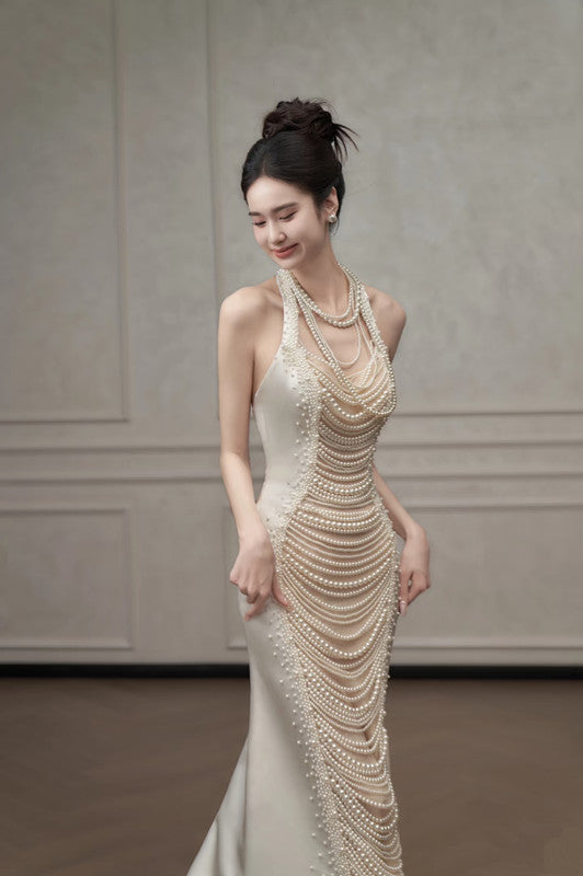 Chic Mermaid Halter Sleeveless White Satin Wedding Dresses With Pearls