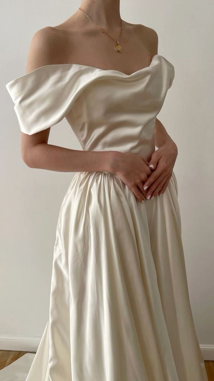 Simple white satin Bridal dress white Wedding dress With Ruffles