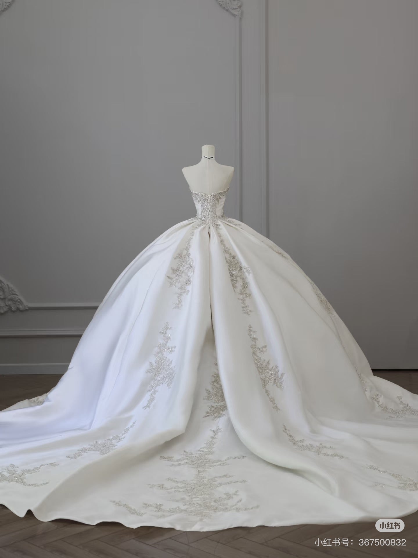 Unique Ball Gown Strapless White Lace Satin Long Wedding Dresses Brides Dress