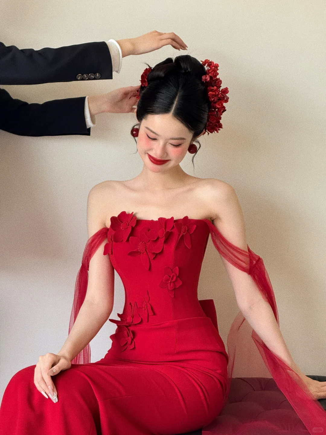 Unique Red Mermaid Off The Shoulder Satin Tulle Applique Long Prom Dresses