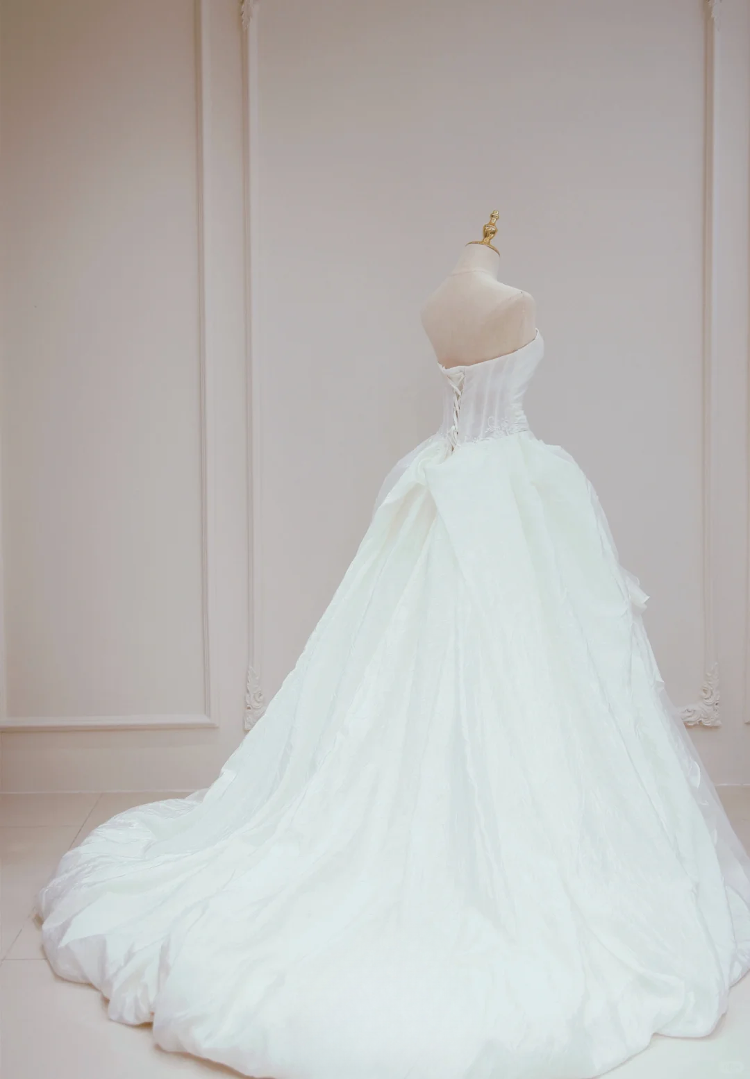 Dreamy A Line Strapless White Satin Pleated Long Wedding Dresses