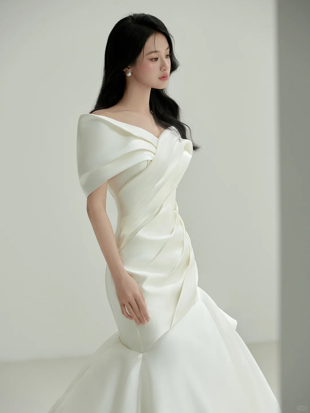 Vintage Mermaid Off The Shoulder Satin Pleated Long Wedding Dresses