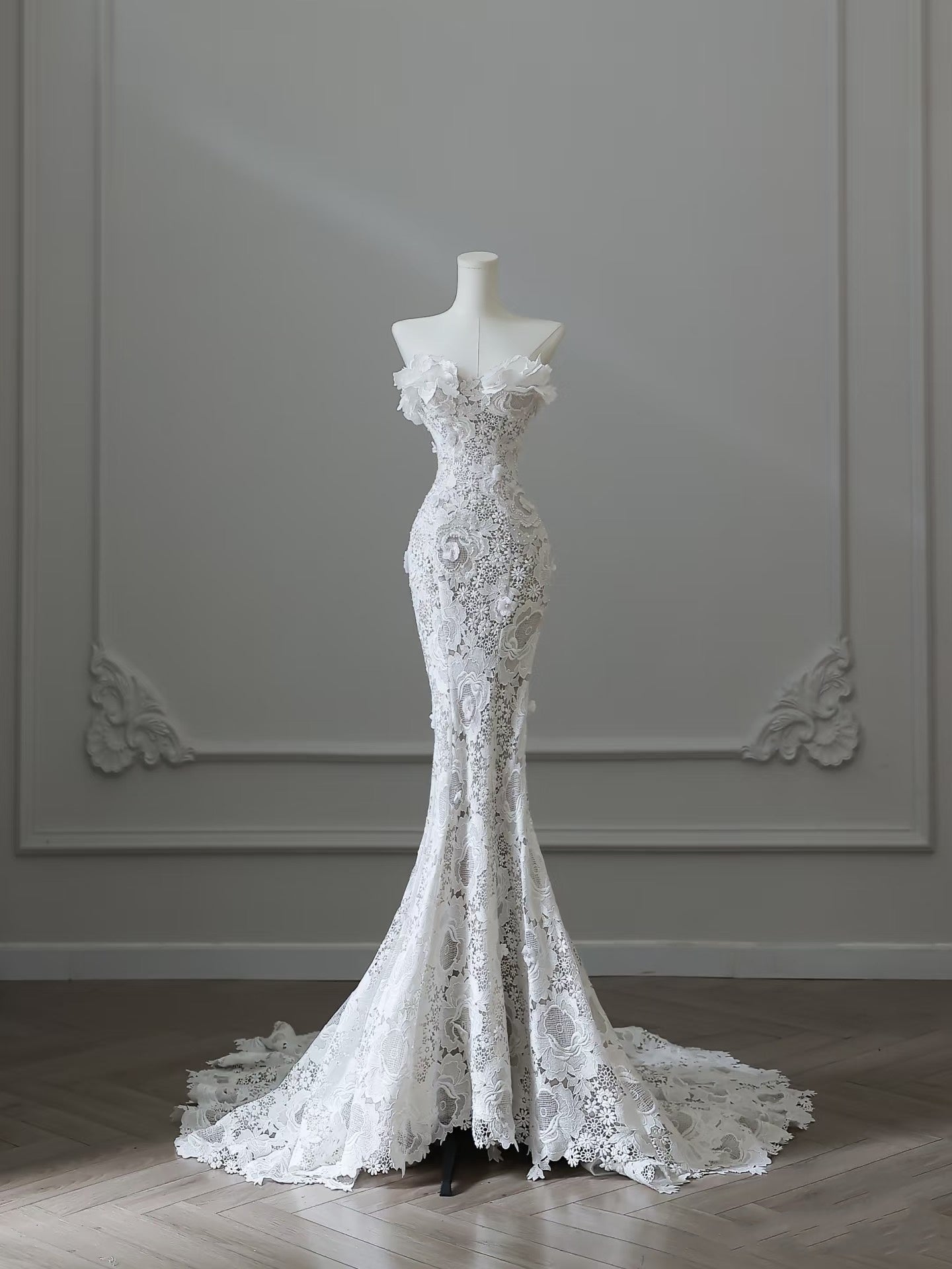 Princess Mermaid Strapless White Lace Long Wedding Dresses Brides Dress