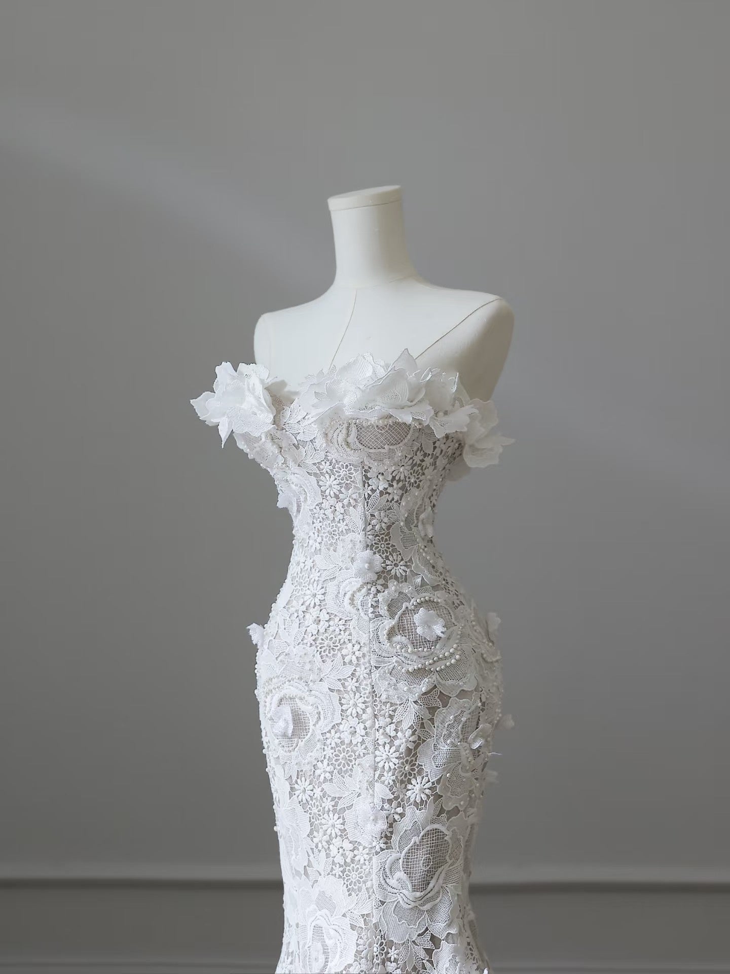 Princess Mermaid Strapless White Lace Long Wedding Dresses Brides Dress