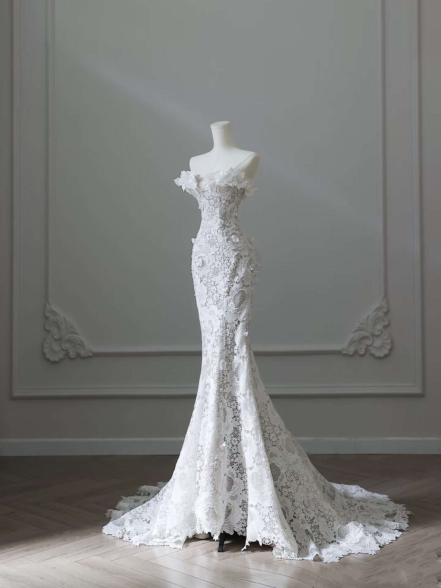 Princess Mermaid Strapless White Lace Long Wedding Dresses Brides Dress