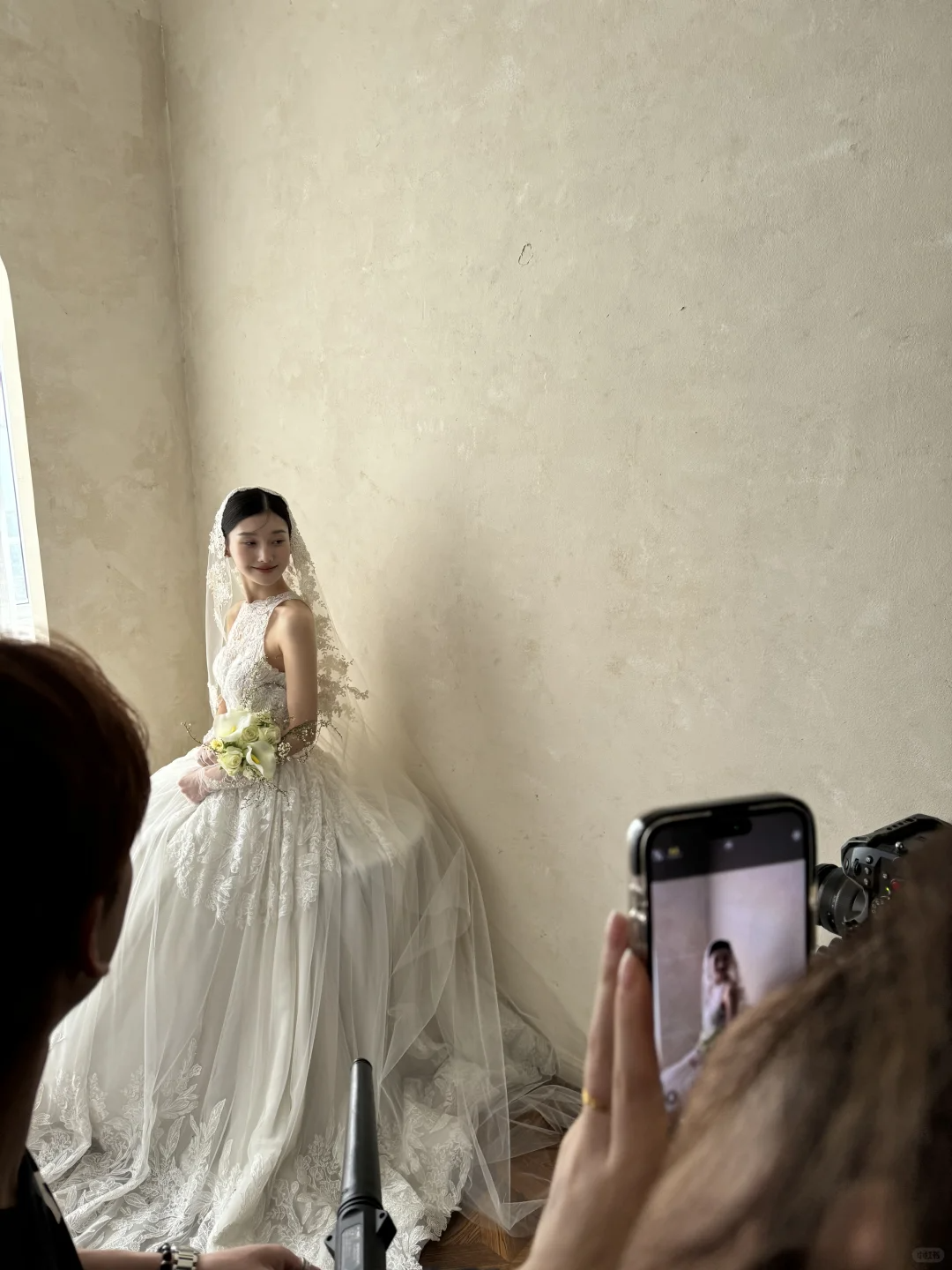 Vintage Ball Gown Halter White Tulle Lace With Veil Gloves Long Wedding Dresses