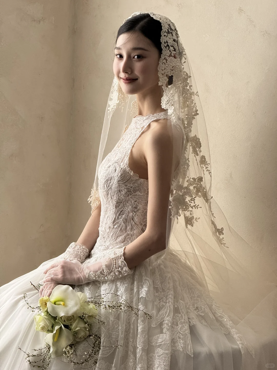 Vintage Ball Gown Halter White Tulle Lace With Veil Gloves Long Wedding Dresses