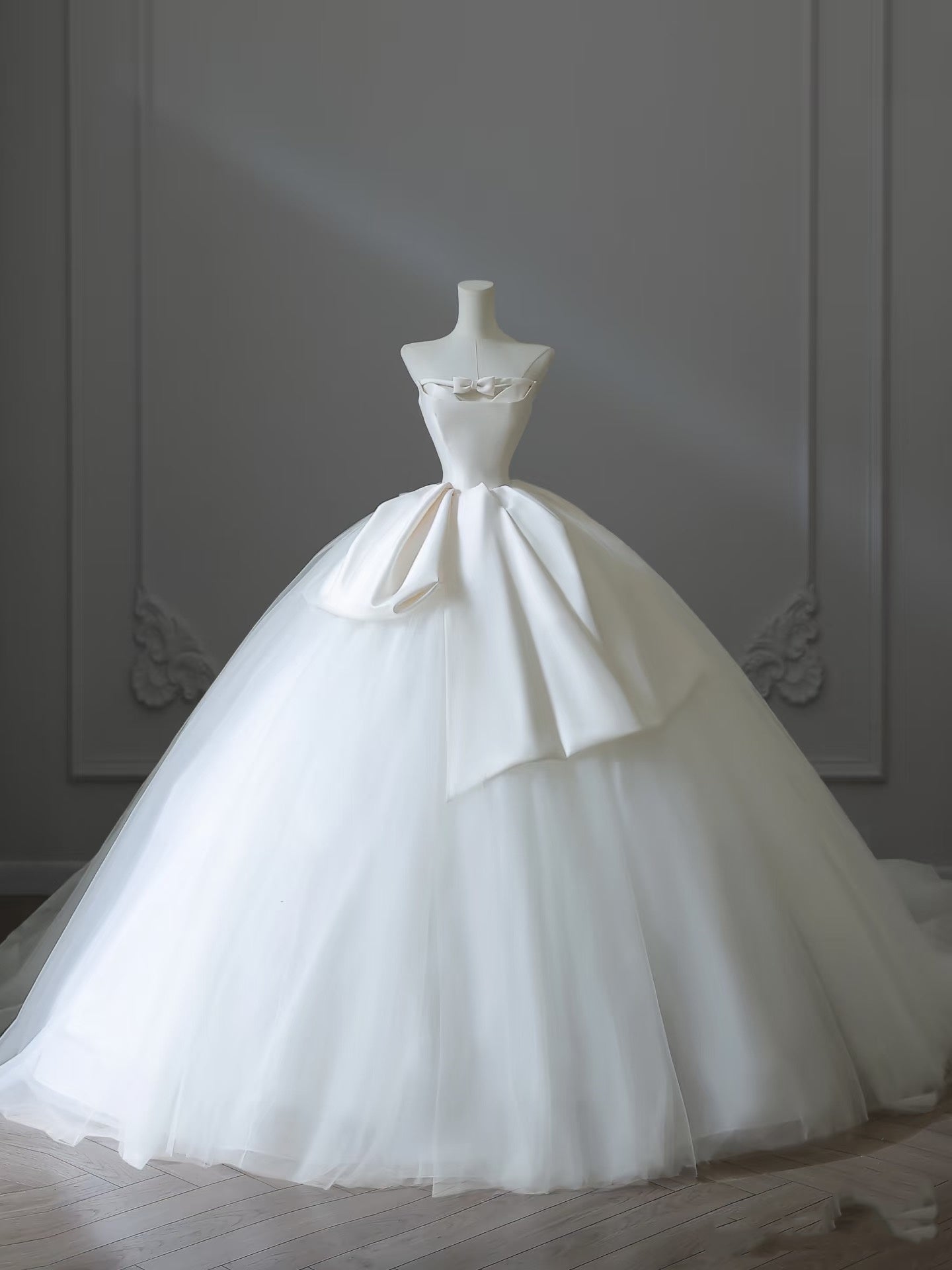 Unique Ball Gown Strapless Satin White Long Wedding Dresses Brides Dress