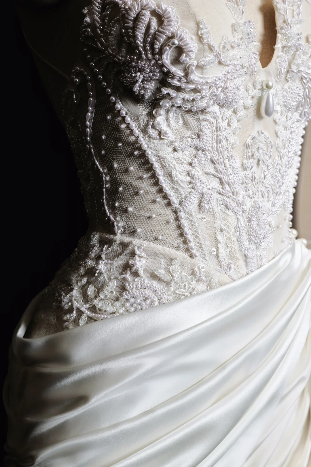 Vintage Mermaid Halter Satin Lace Pleated Long Wedding Dresses