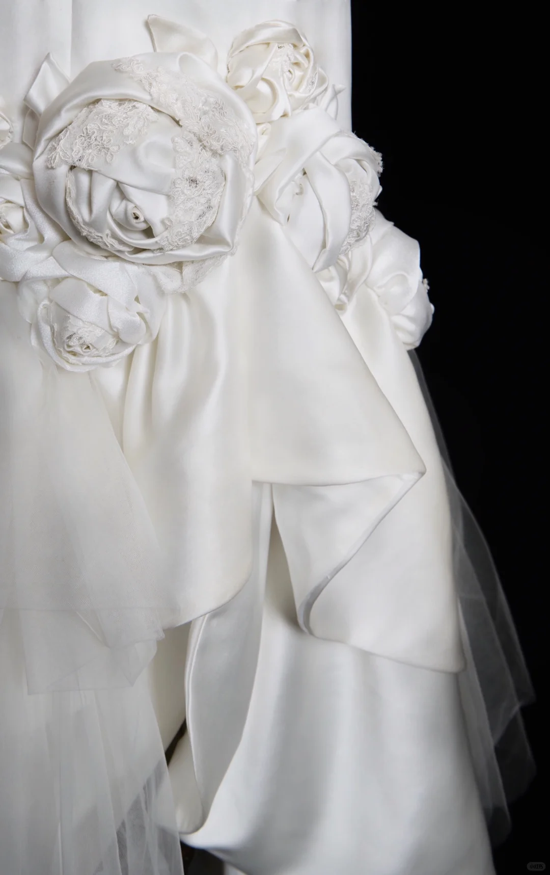 Unique Mermaid Halter Satin Tulle Flower Applique Long Wedding Dresses