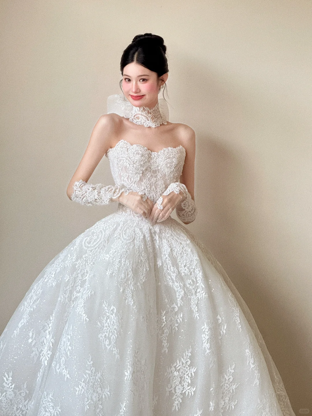 Dreamy Ball Gown Strapless White Lace With Gloves Long Wedding Dresses