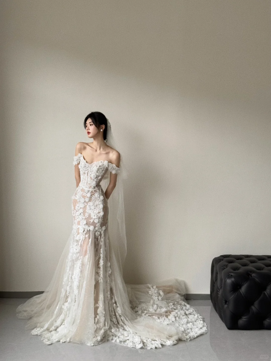 Elegant Mermaid Off The Shoulder Tulle Applique With Veil Long Wedding Dresses