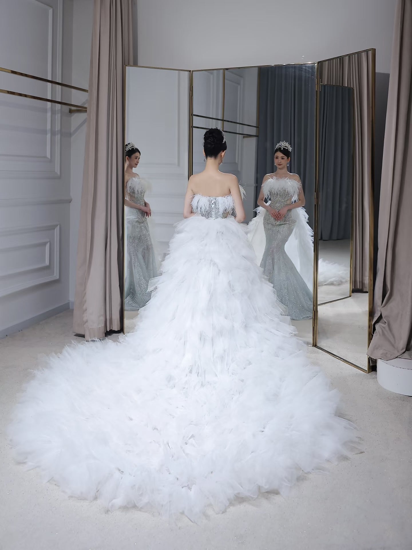 Princess Mermaid Strapless Neckline Long Sequin Feathers Long Wedding Dresses Brides Dress