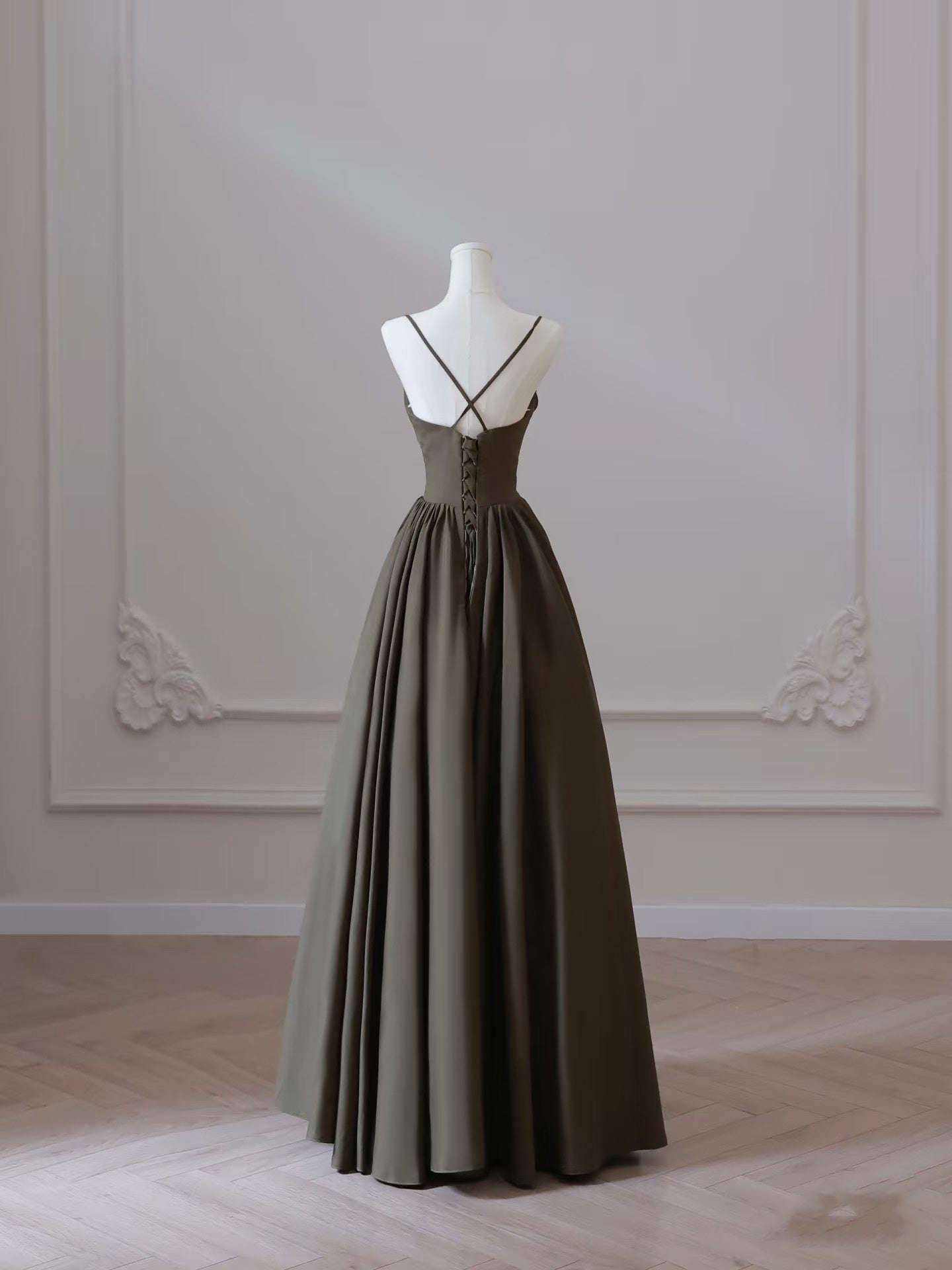 Sexy A Line Spaghetti Straps Satin Long Prom Dresses Evening Gowns