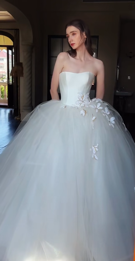 Pretty Ball Gown Strapless Satin Tulle Applique Long Wedding Dresses
