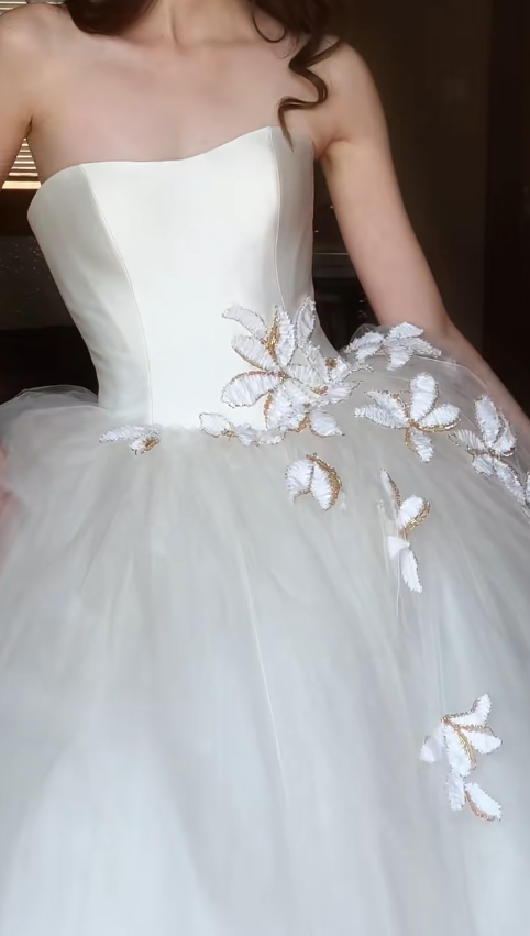 Pretty Ball Gown Strapless Satin Tulle Applique Long Wedding Dresses