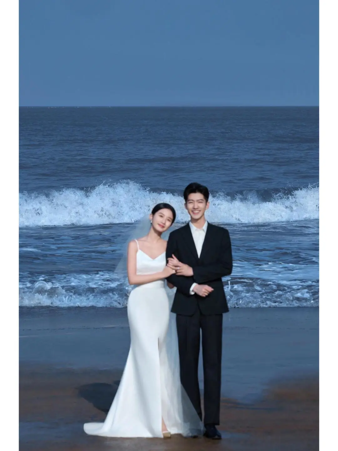 Elegant Simple Mermaid Spaghetti Straps White Satin Slit With Veil Long Wedding Dresses