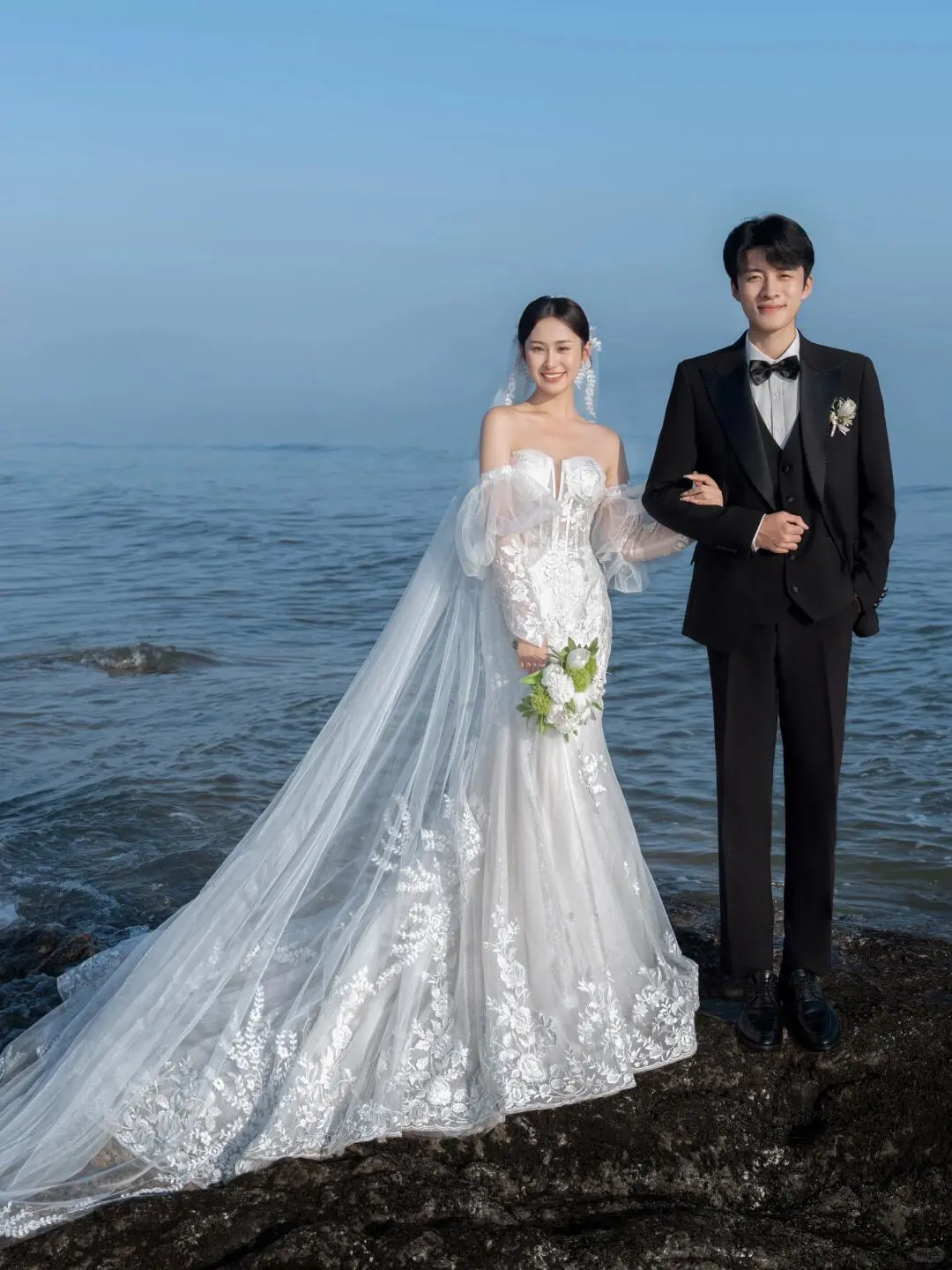 Unique Mermaid Off The Shoulder White Satin Tulle Applique Long Sleeve With Veil Long Wedding Dresses