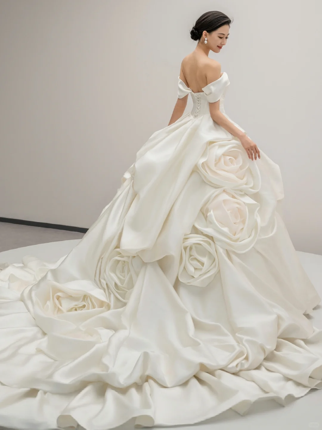 Elegant Ball Gown Off The Shoulder Satin Flowers Long Wedding Dresses