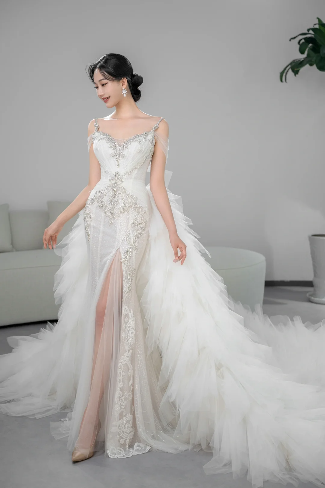 Unique Mermaid Spaghetti Straps Tulle Beaded Long Wedding Dresses