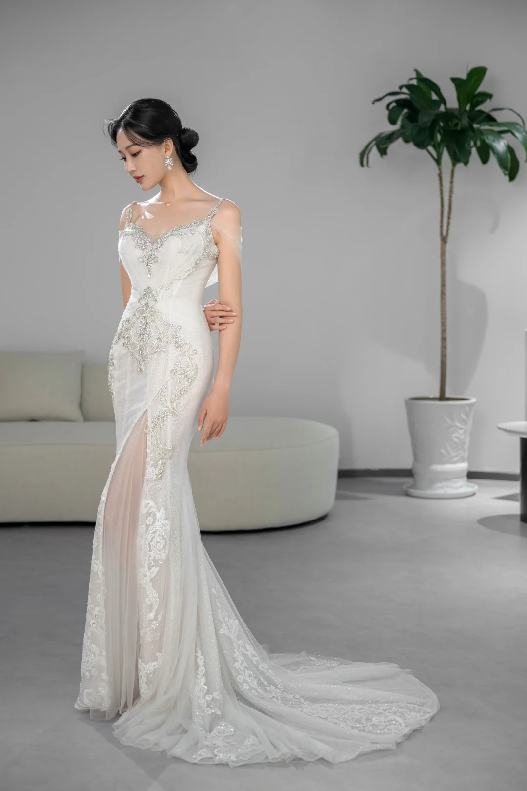 Unique Mermaid Spaghetti Straps Tulle Beaded Long Wedding Dresses