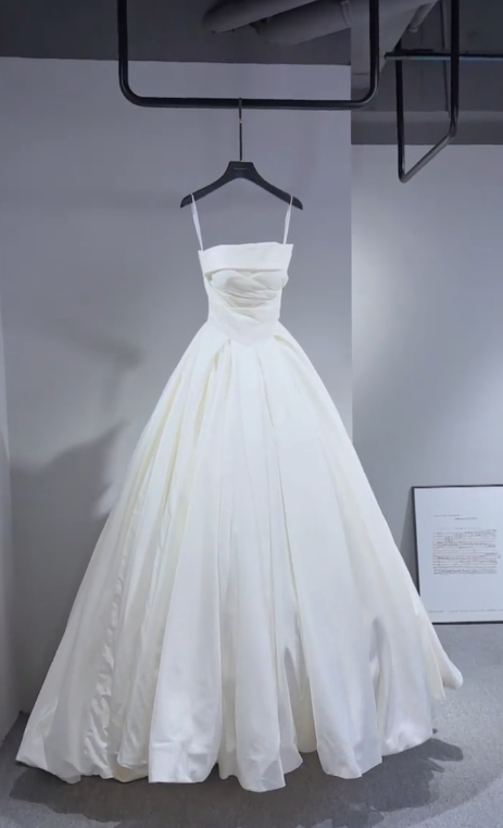 Elegant Ball Gown Spaghetti Straps Taffeta Long Wedding Dresses