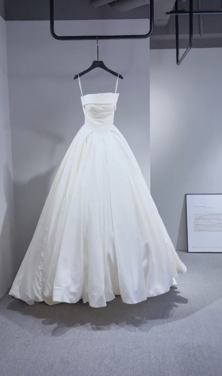 Elegant Ball Gown Spaghetti Straps Taffeta Long Wedding Dresses