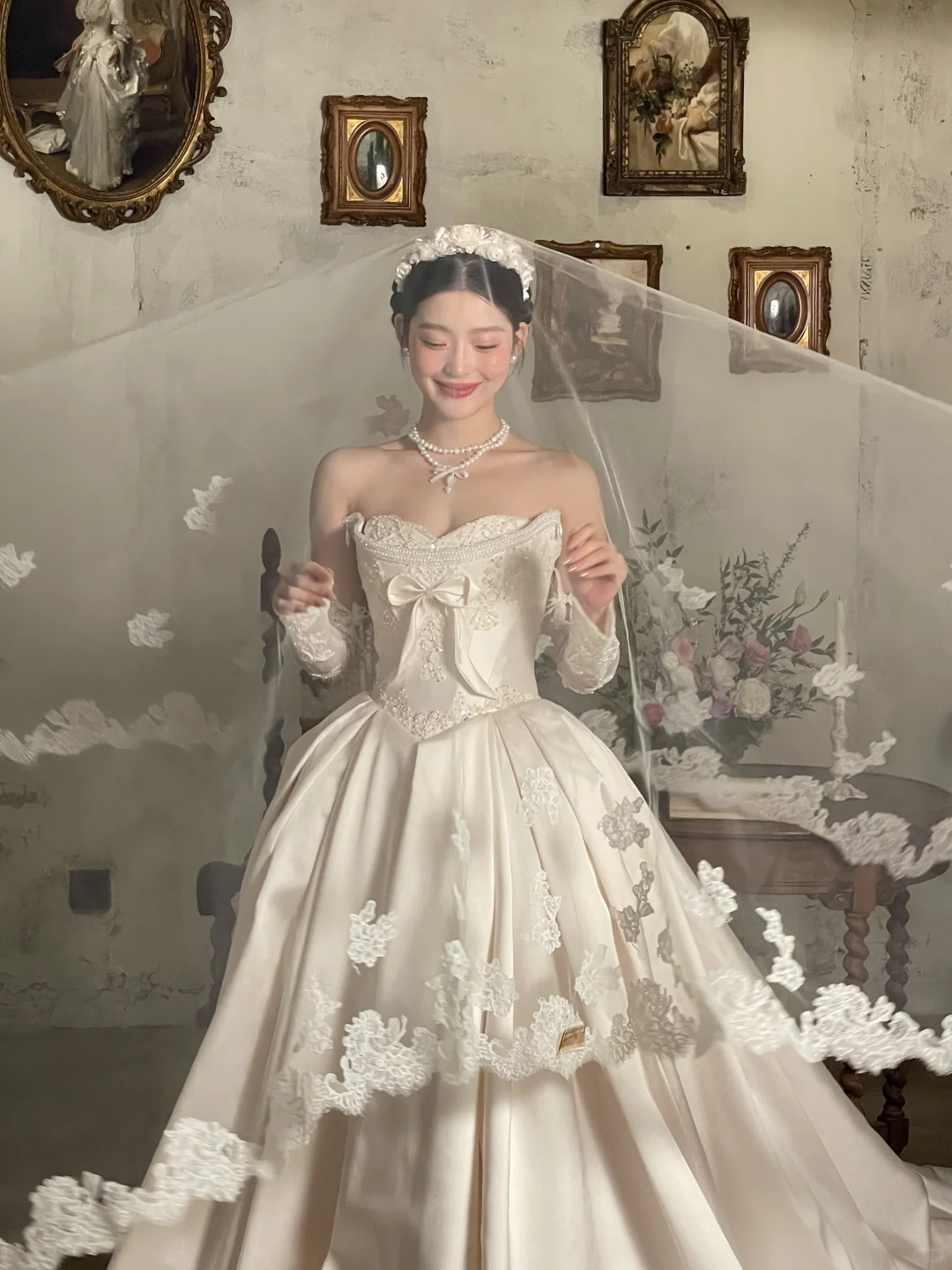 Vintage Ball Gown Strapless Satin Beaded With Sleeves Long Wedding Dresses