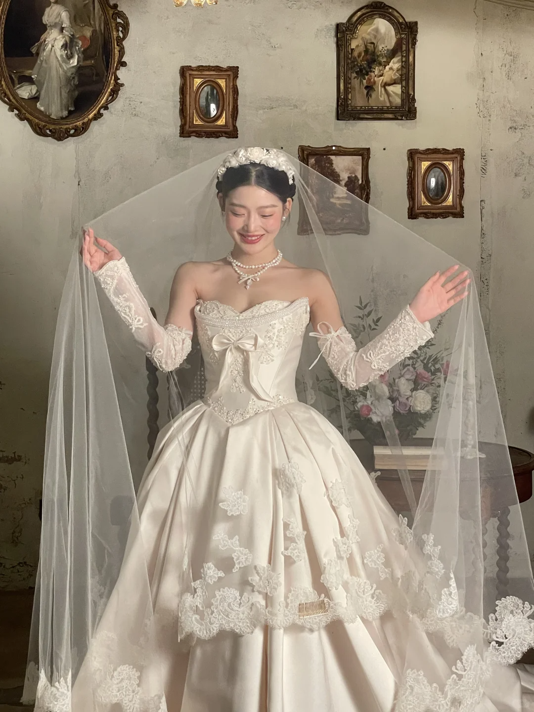 Vintage Ball Gown Strapless Satin Beaded With Sleeves Long Wedding Dresses