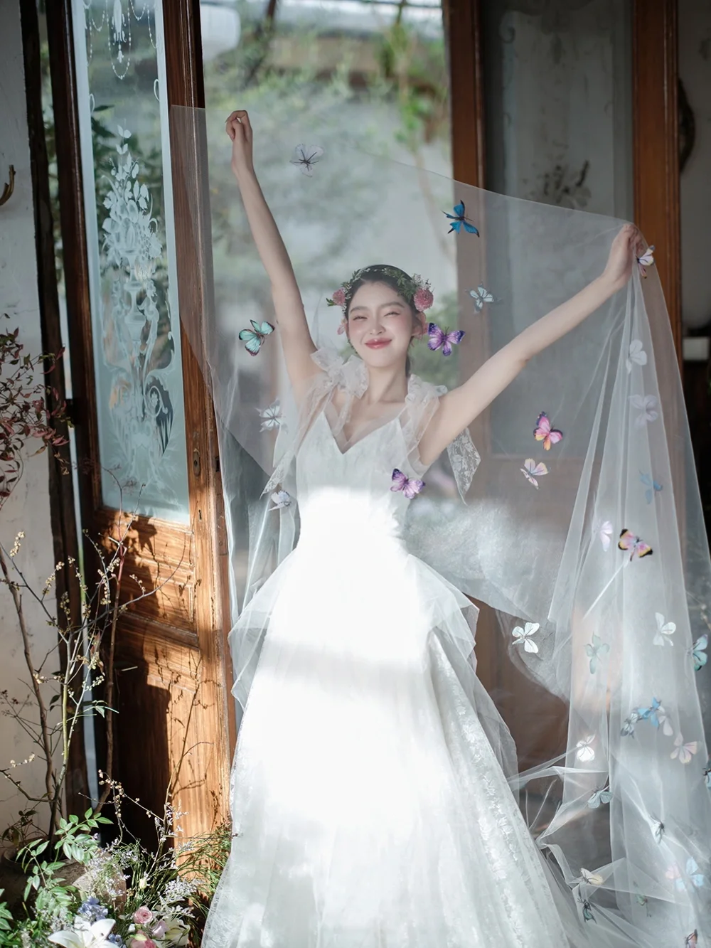 Pretty A Line Spaghetti Straps Tulle Lace With Veil Long Wedding Dresses