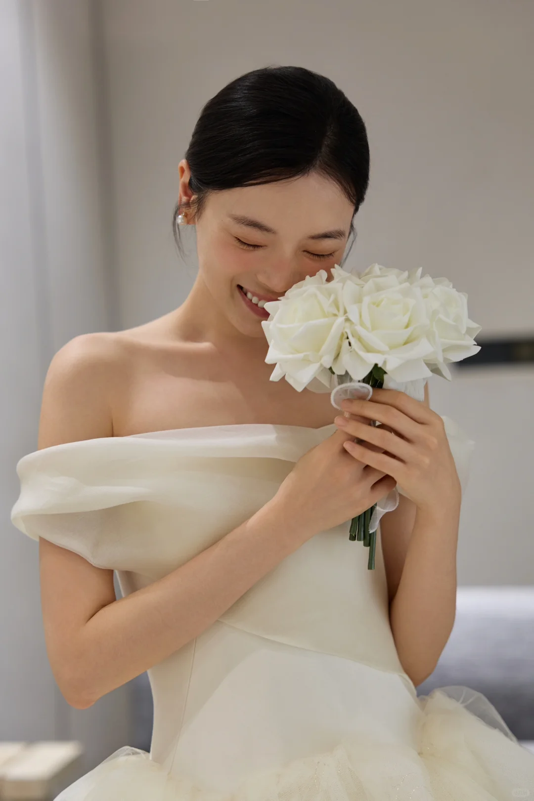 Pretty Ball Gown Off The Shoulder Tulle With Veil Long Wedding Dresses