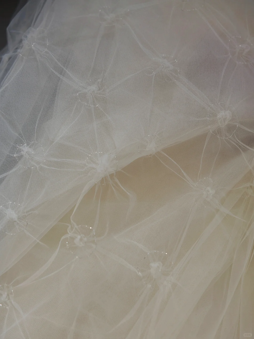 Pretty Ball Gown Strqpless Satin Tulle With Veil Long Wedding Dresses