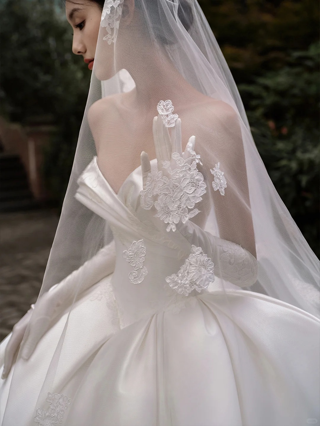 Timeless Ball Gown Strqpless Satin Applique With Veil Gloves Long Wedding Dresses