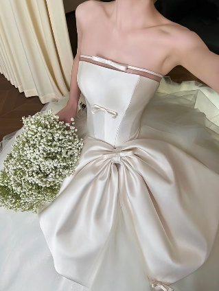 Unique Ball Gown Strqpless Satin Tulle Long Wedding Dresses