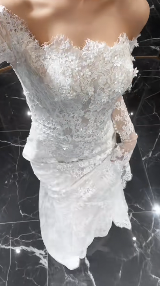 Classy Mermaid Off The Shoulder White Lace Long Sleeves With Veil Long Wedding Dresses