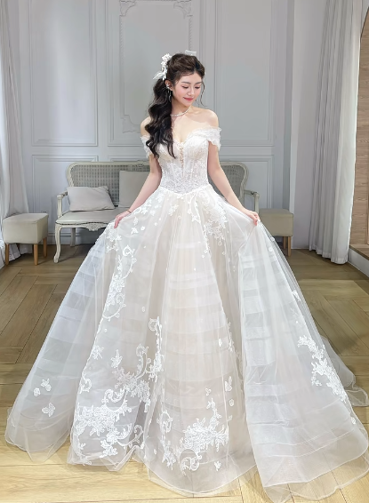 Dreamy A Line Off The Shoulder Tulle Applique Long Wedding Dresses