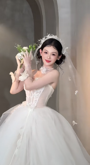 Pretty A Line Strapless Tulle Applique With Veil Long Wedding Dresses