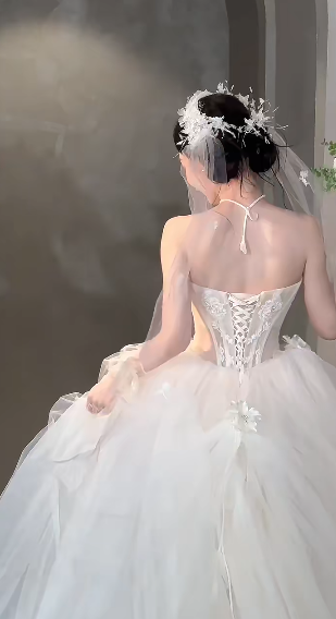 Pretty A Line Strapless Tulle Applique With Veil Long Wedding Dresses