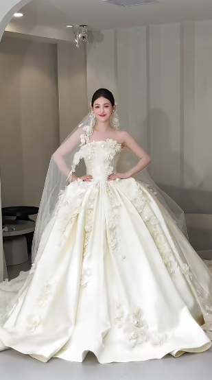 Dreamy Ball Gown Strapless Satin Applique With Veil Long Wedding Dresses