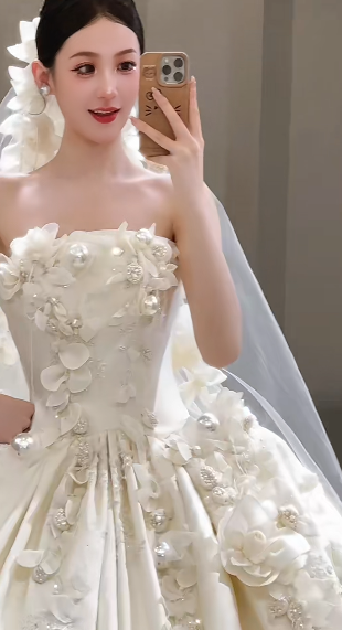 Dreamy Ball Gown Strapless Satin Applique With Veil Long Wedding Dresses