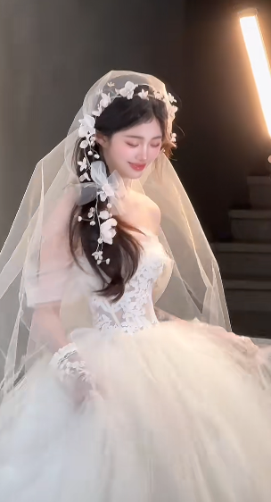 Sweet Ball Gown Off The Shoulder Tulle Applique With Veil Gloves Long Wedding Dresses