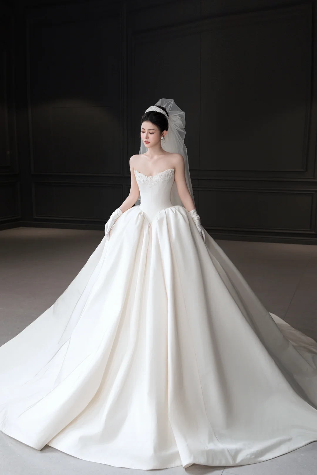 Simple Elegant Ball Gown Strapless Satin Applique With Veil Gloves Long Wedding Dresses