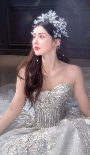 Dreamy Ball Gown Strapless Tulle Sequin Long Wedding Dresses