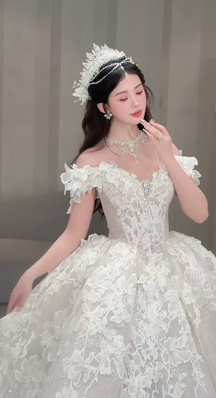 Pretty Ball Gown Off The Shoulder Tulle Lace Long Wedding Dresses