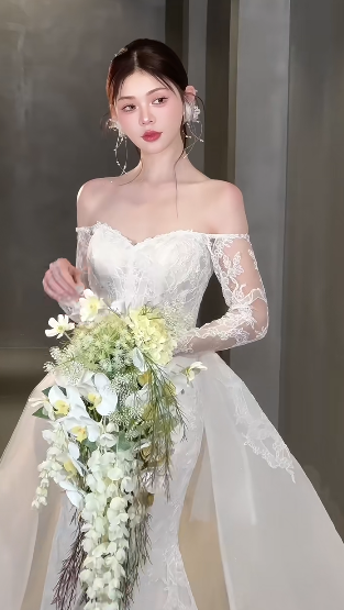 Elegant Mermaid Off The Shoulder Lace Long Sleeves Long Wedding Dresses